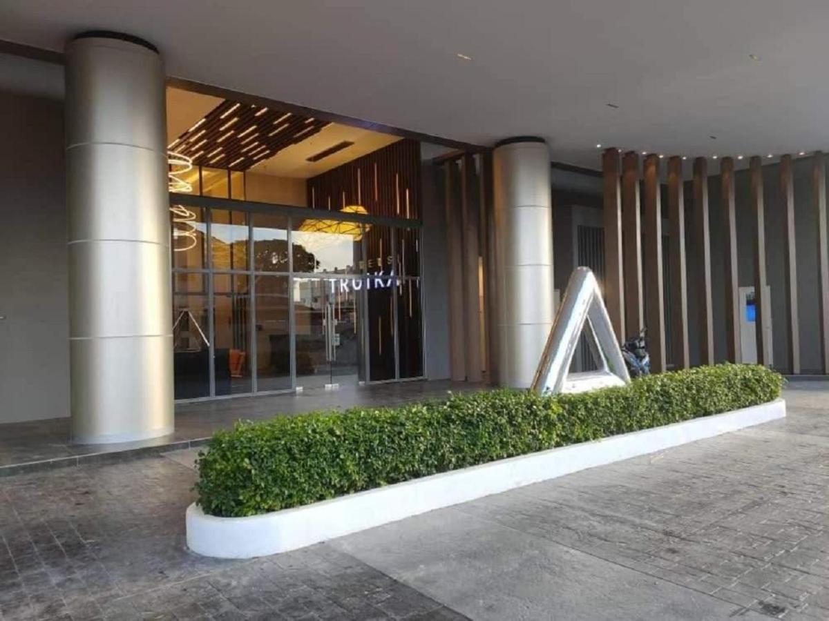 Apartemen 69 m² dengan 2 kamar tidur dan 1 kamar mandi pribadi di Pusat Kota Bharu Bagian luar foto