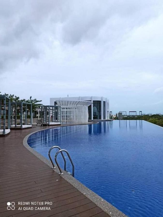 Apartemen 69 m² dengan 2 kamar tidur dan 1 kamar mandi pribadi di Pusat Kota Bharu Bagian luar foto