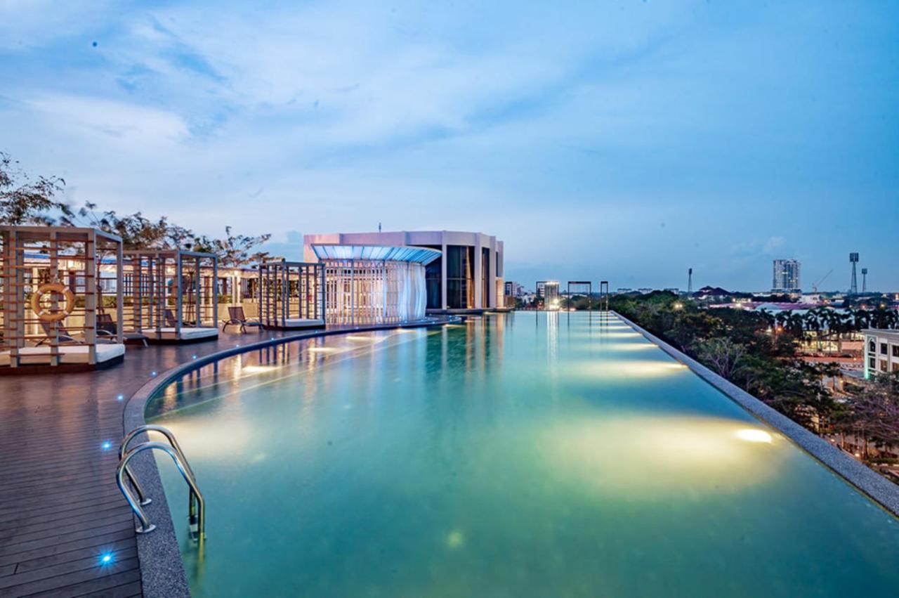 Apartemen 69 m² dengan 2 kamar tidur dan 1 kamar mandi pribadi di Pusat Kota Bharu Bagian luar foto