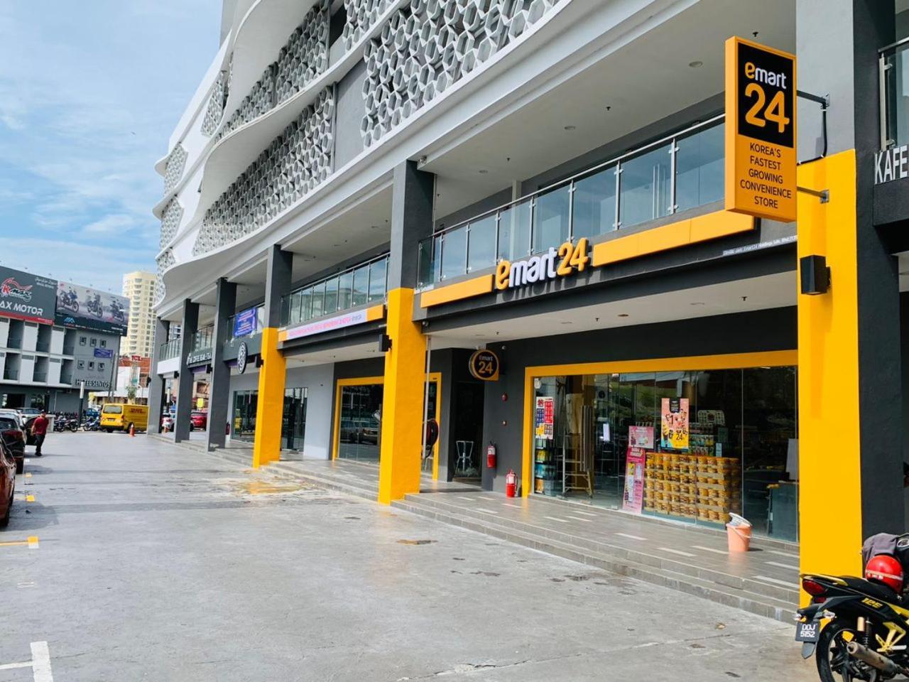 Apartemen 69 m² dengan 2 kamar tidur dan 1 kamar mandi pribadi di Pusat Kota Bharu Bagian luar foto