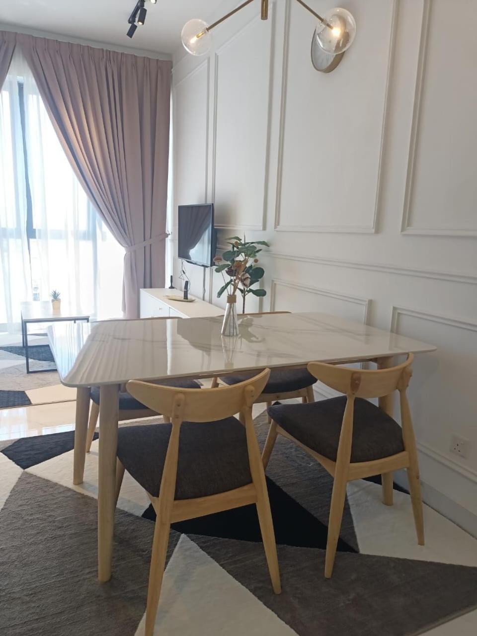 Apartemen 69 m² dengan 2 kamar tidur dan 1 kamar mandi pribadi di Pusat Kota Bharu Ruang foto