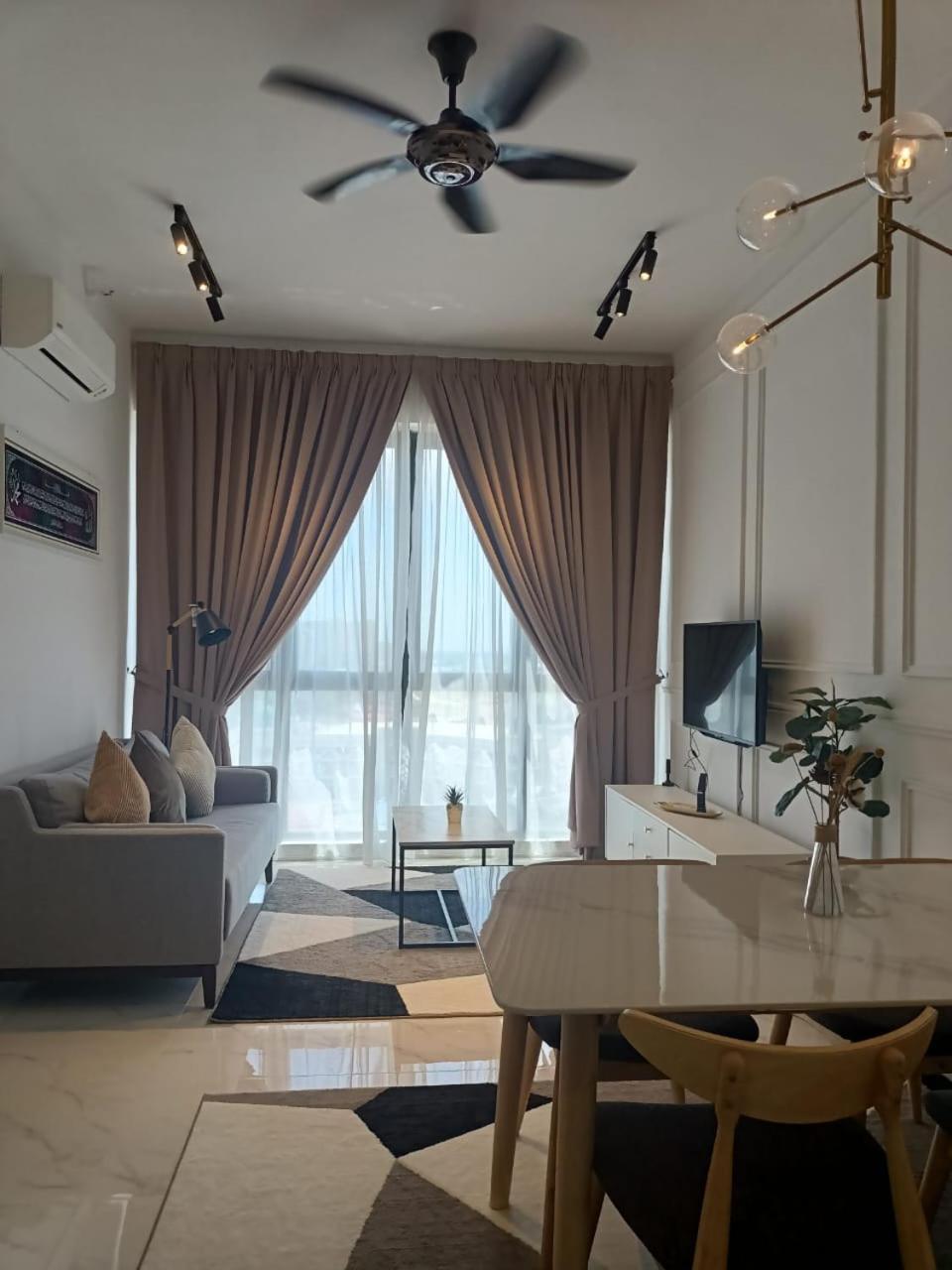 Apartemen 69 m² dengan 2 kamar tidur dan 1 kamar mandi pribadi di Pusat Kota Bharu Ruang foto