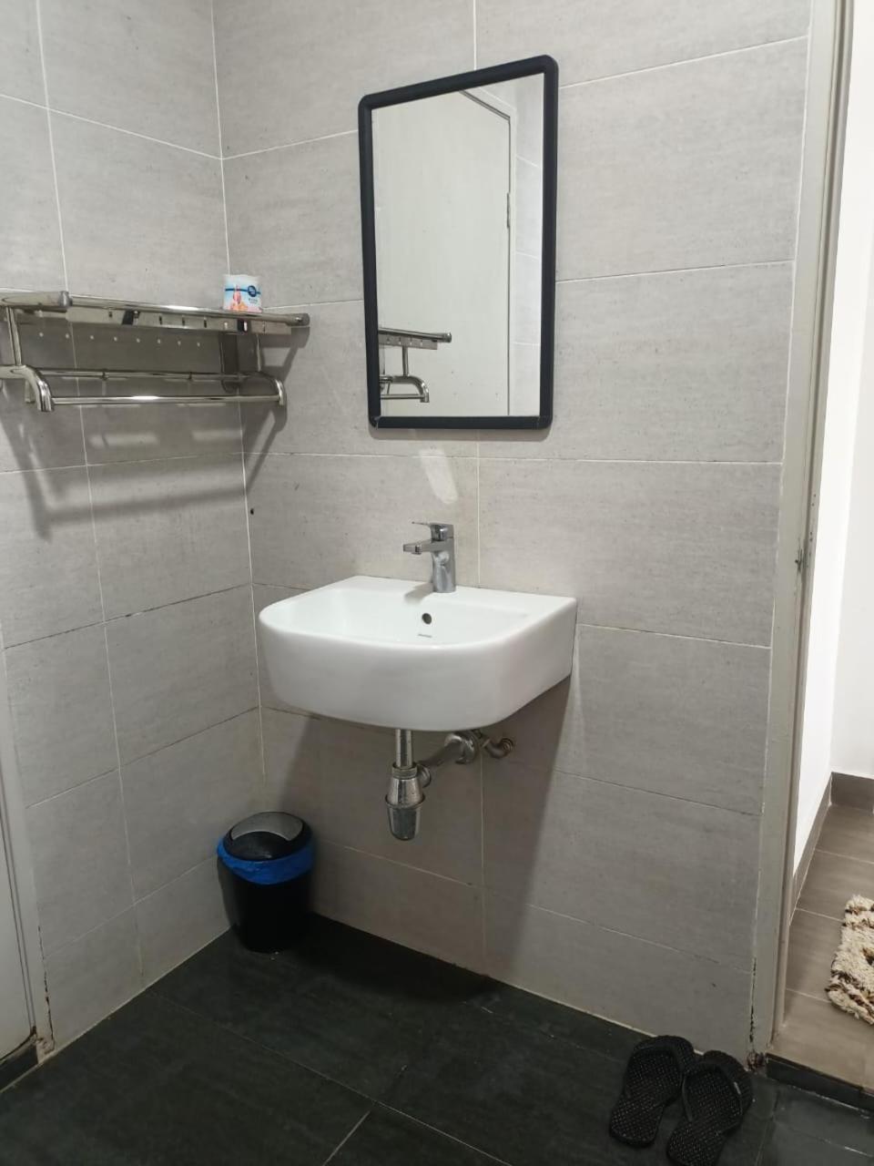 Apartemen 69 m² dengan 2 kamar tidur dan 1 kamar mandi pribadi di Pusat Kota Bharu Ruang foto