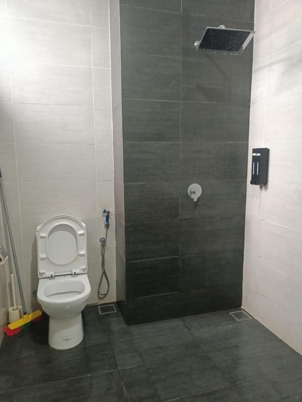 Apartemen 69 m² dengan 2 kamar tidur dan 1 kamar mandi pribadi di Pusat Kota Bharu Ruang foto