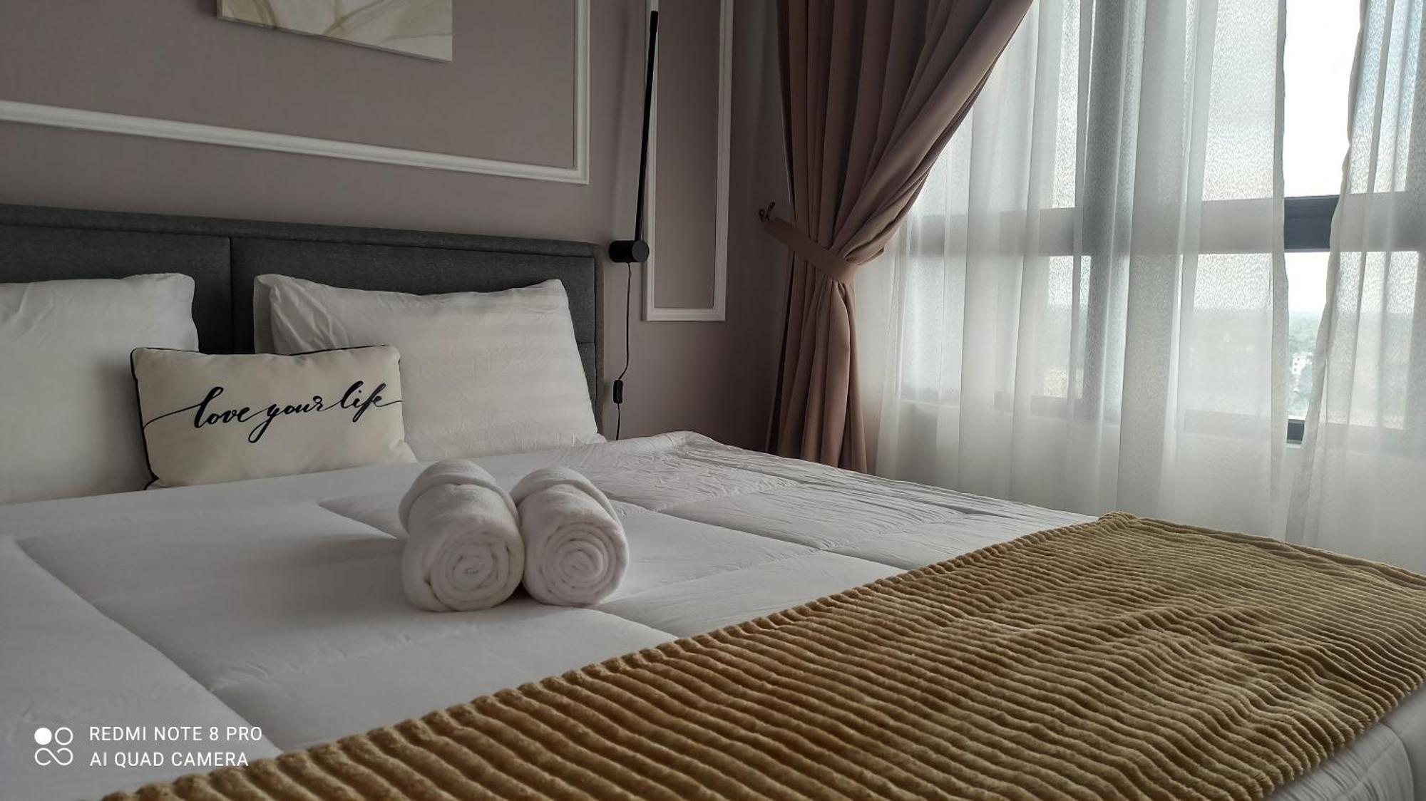 Apartemen 69 m² dengan 2 kamar tidur dan 1 kamar mandi pribadi di Pusat Kota Bharu Bagian luar foto